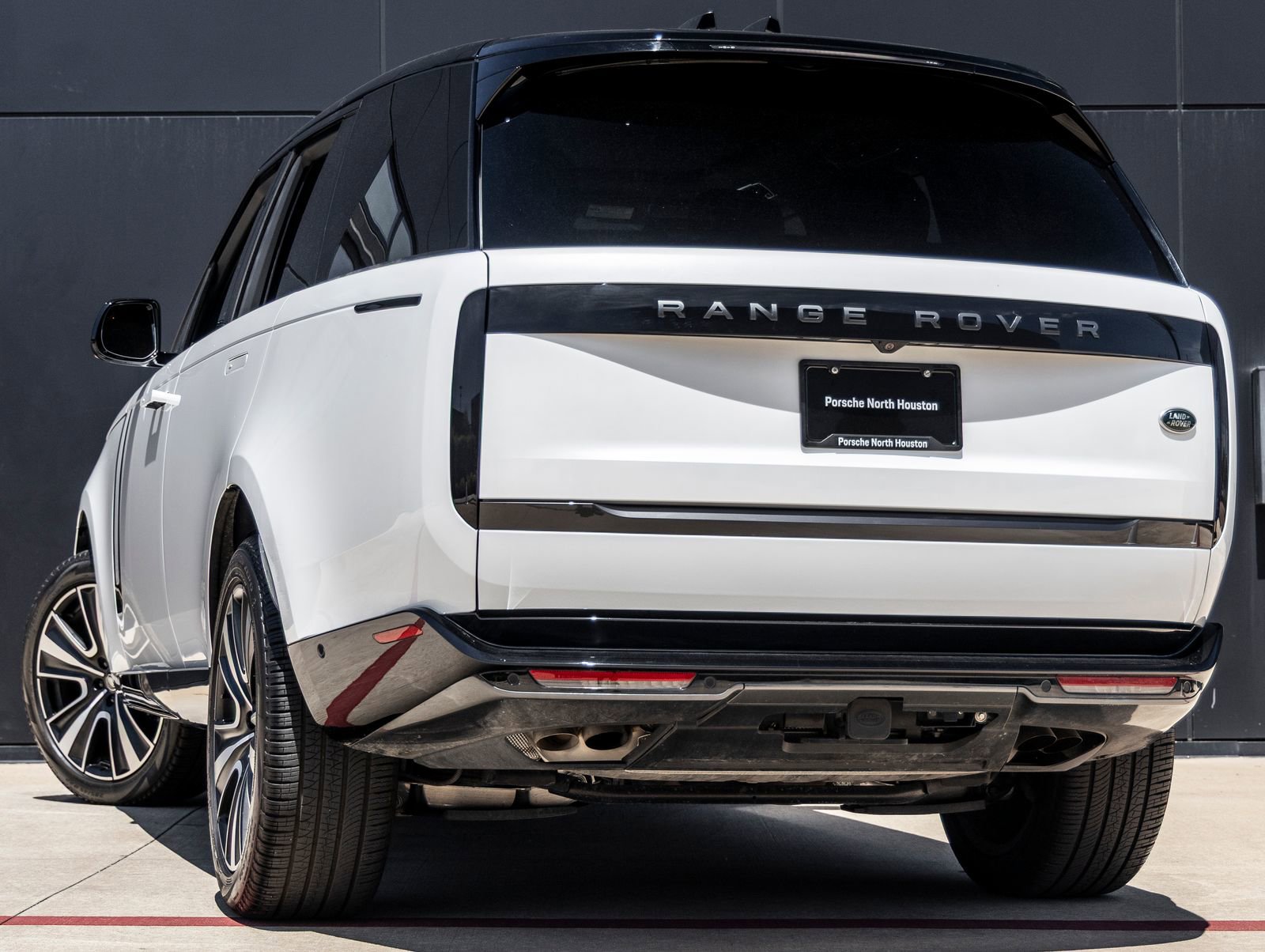 Used 2023 Land Rover Range Rover SE image 6