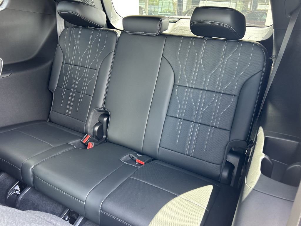 New 2026 Buick Enclave Avenir w/ Super Cruise Package FWD image 15