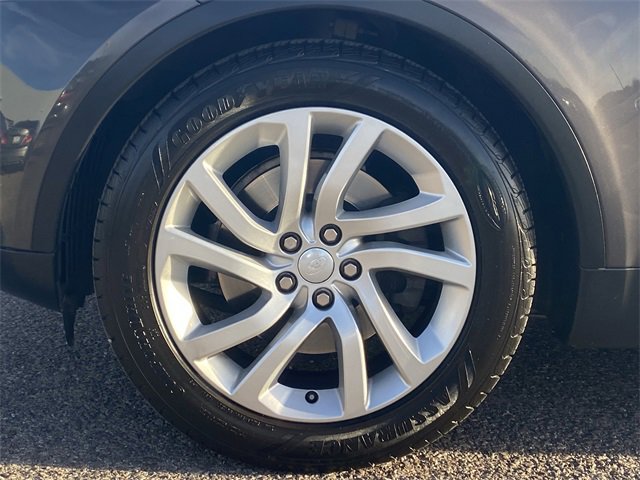 Used 2017 Land Rover Discovery HSE image 32