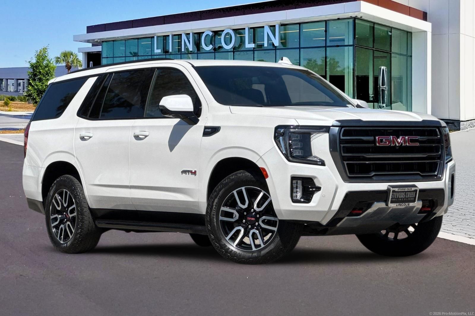 Used 2023 GMC Yukon AT4 w/ Technology Package AWD/4WD image 2