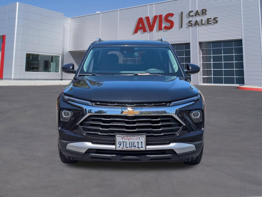 Used 2025 Chevrolet TrailBlazer LT AWD/4WD image 2