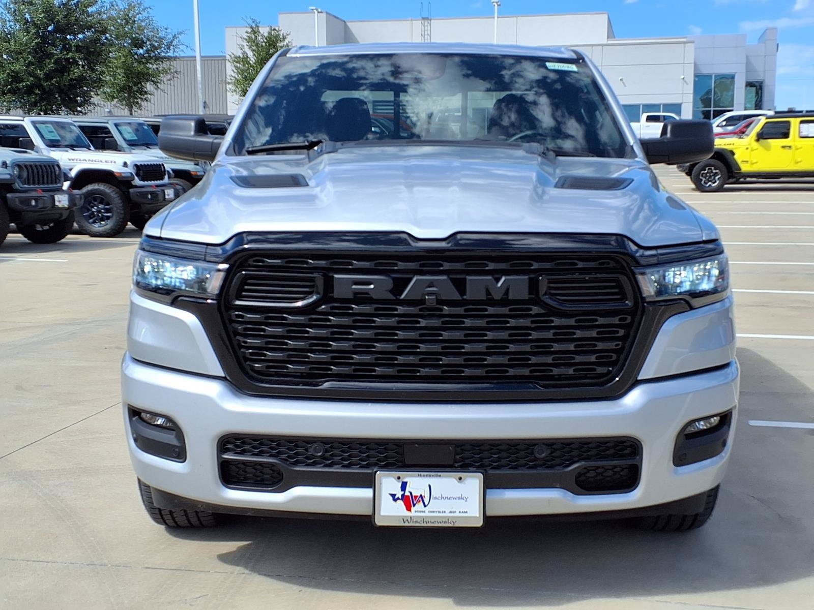 New 2027 RAM 1500 Express AWD/4WD image 4