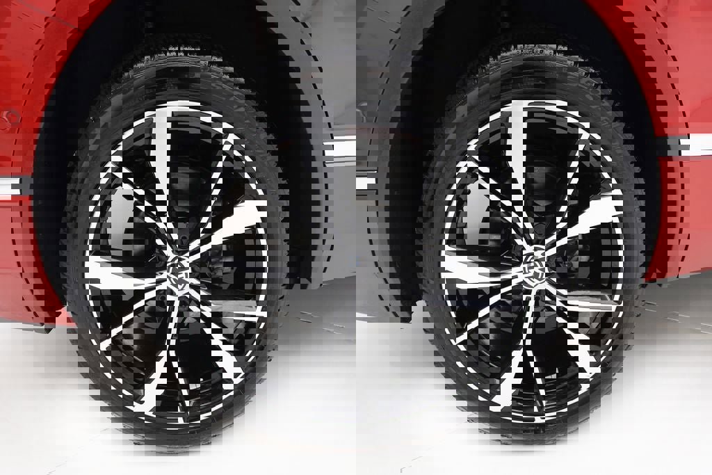 Used 2024 Volkswagen Tiguan SEL R-Line image 11