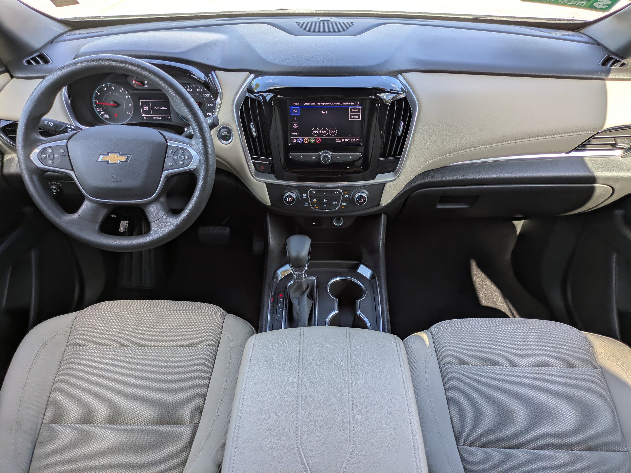 Used 2022 Chevrolet Traverse LS FWD image 17