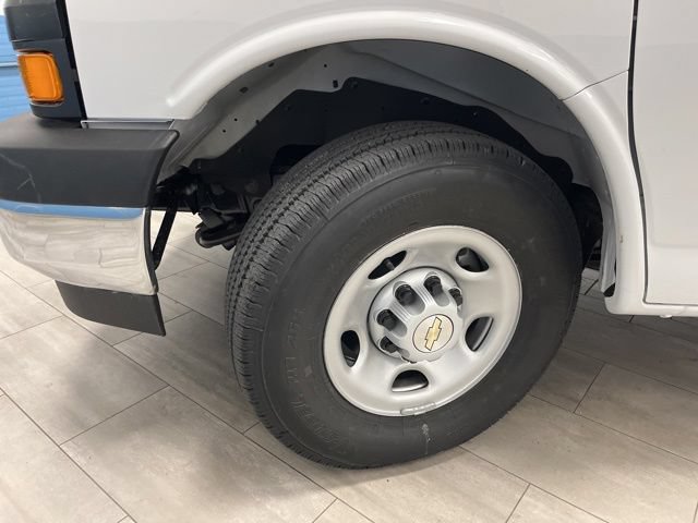 New 2026 Chevrolet Express 3500 Extended w/ Driver Convenience Package RWD image 28