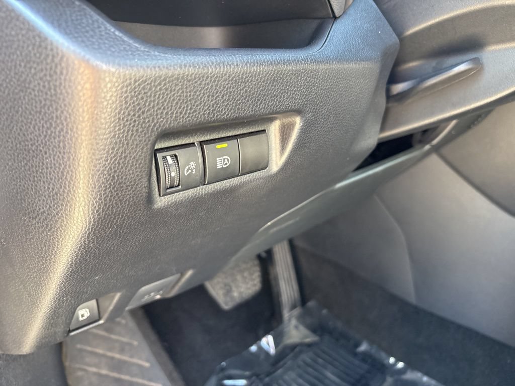 Used 2024 Toyota RAV4 XLE AWD/4WD image 17