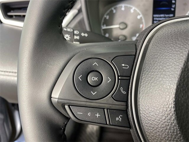 Used 2025 Toyota Corolla Cross LE image 17