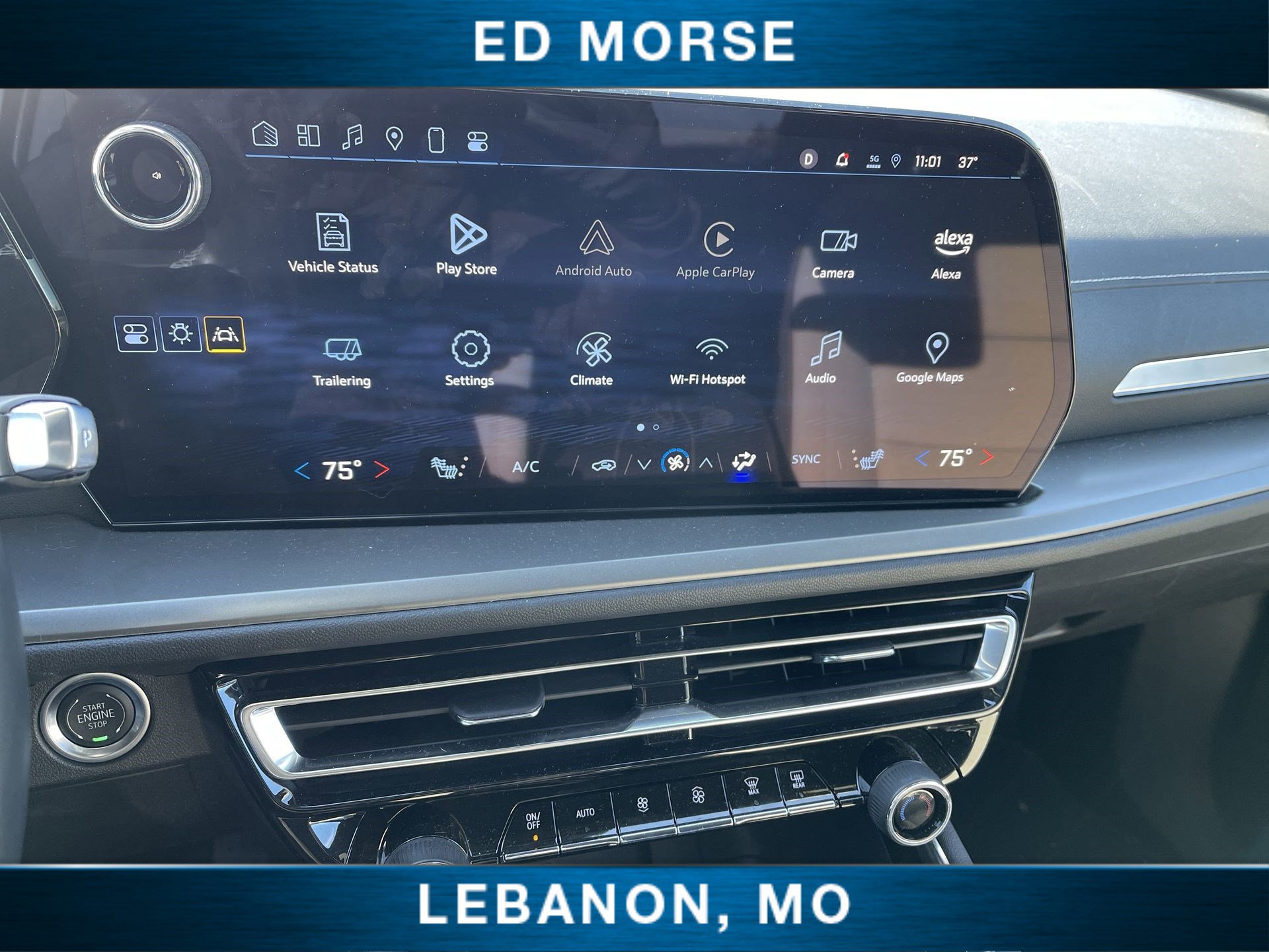 Used 2025 Chevrolet Traverse LT image 13