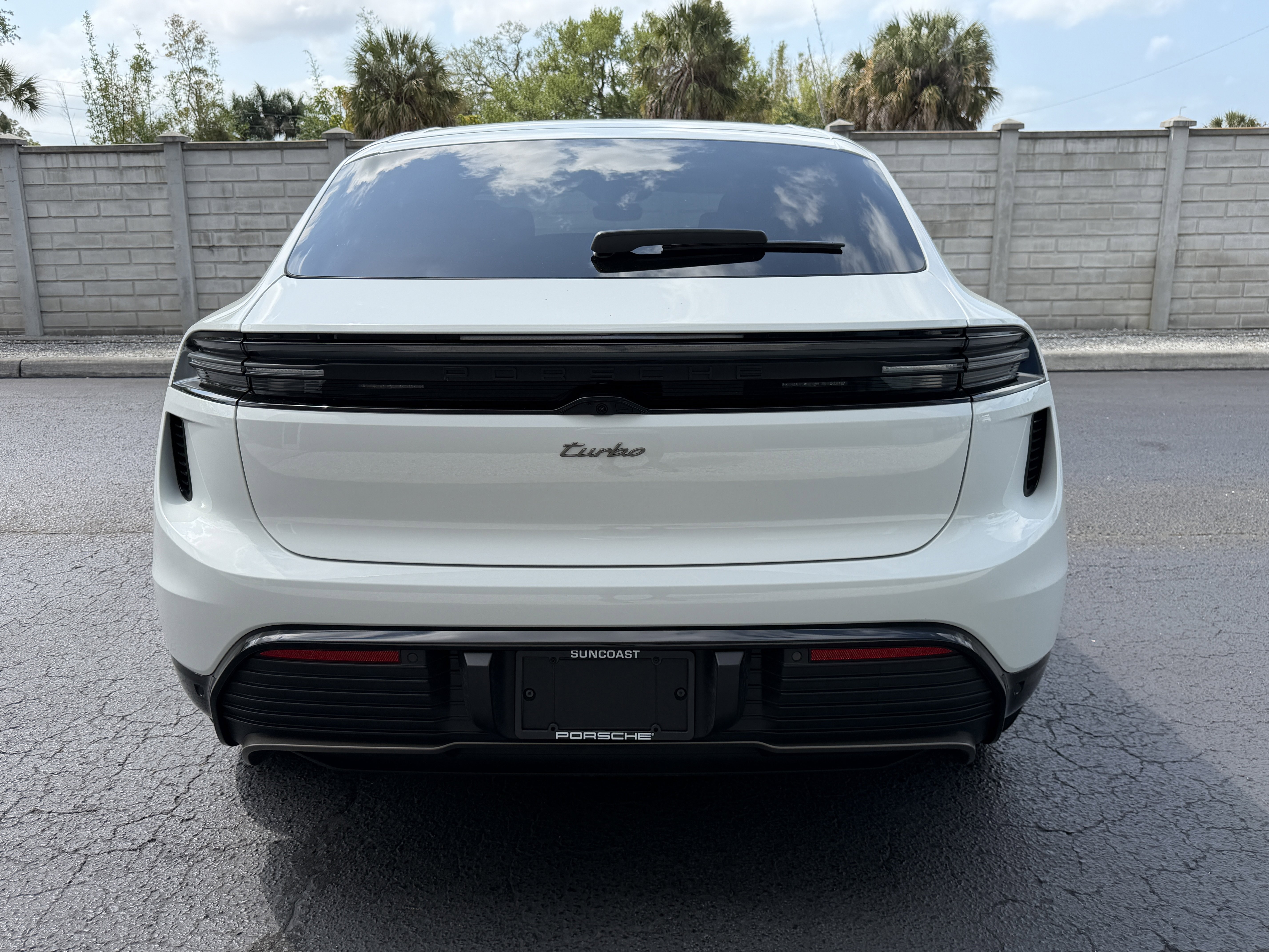 Certified 2024 Porsche Macan Turbo Electric image 10