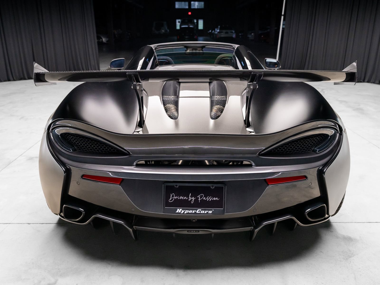 Used 2018 McLaren 570S Spider RWD image 45