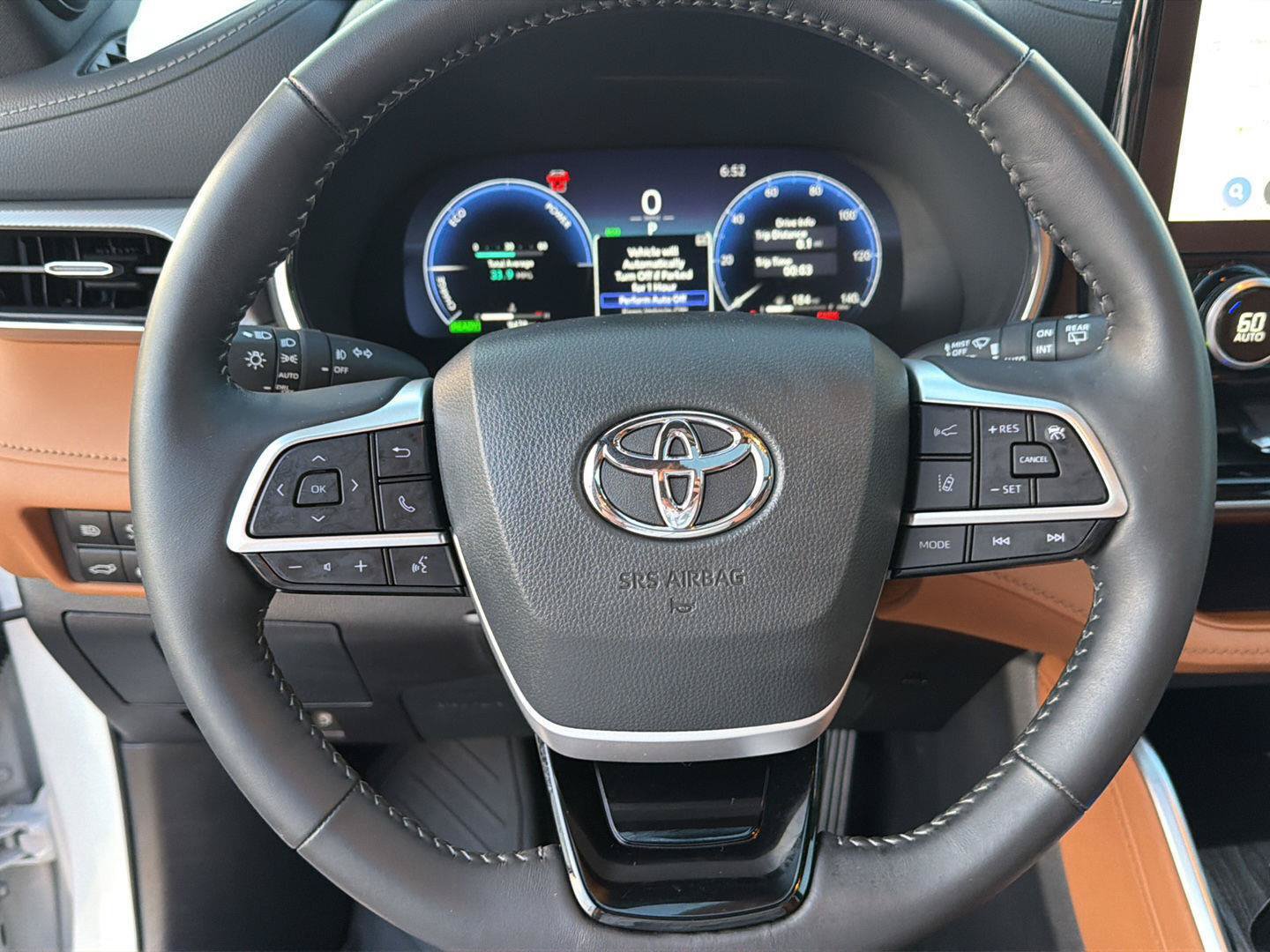 Certified 2024 Toyota Highlander Platinum AWD/4WD image 22