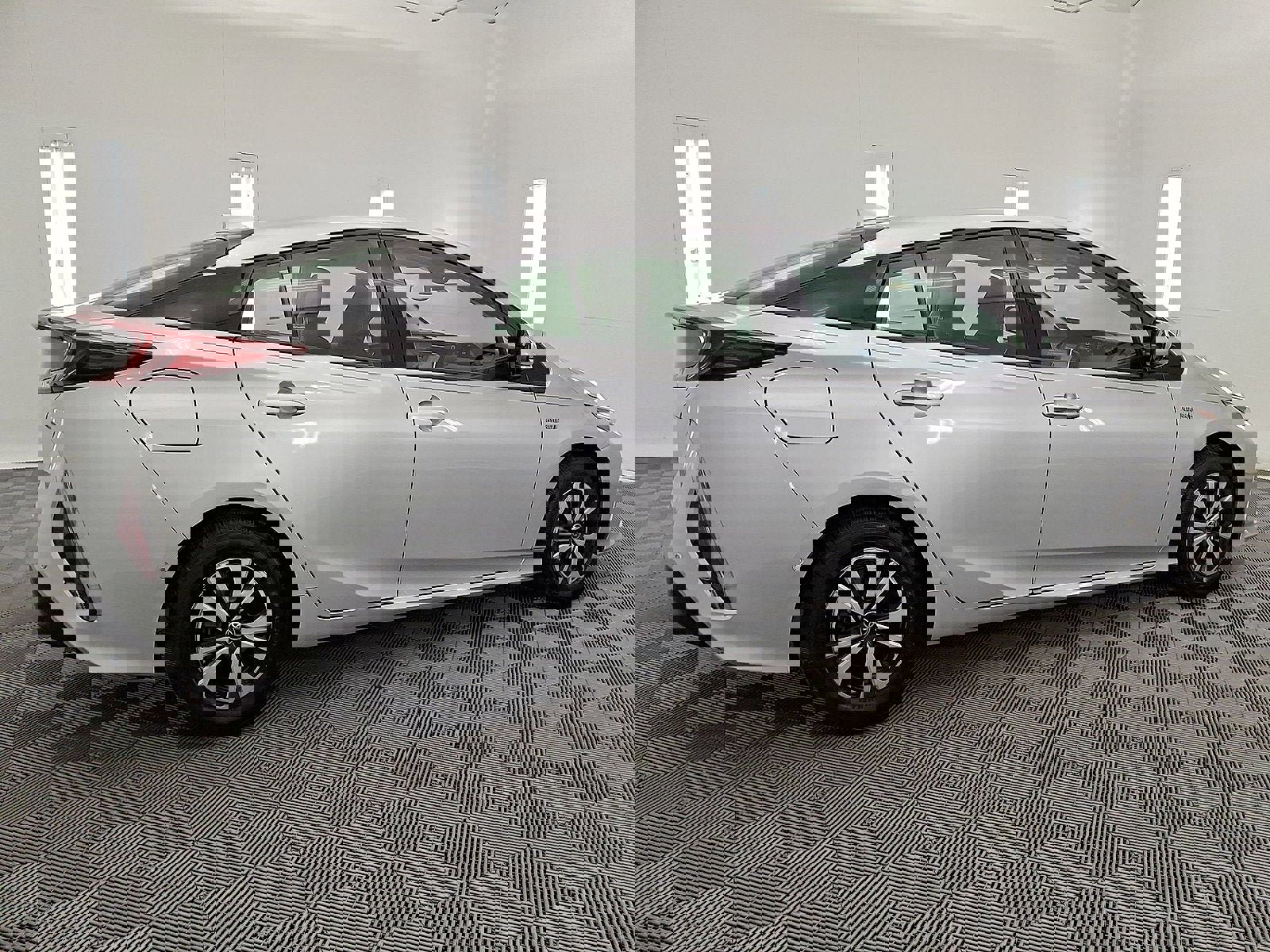Used 2018 Toyota Prius Prime Advanced image 25