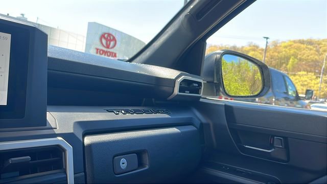 Certified 2025 Toyota Tacoma SR AWD/4WD image 18