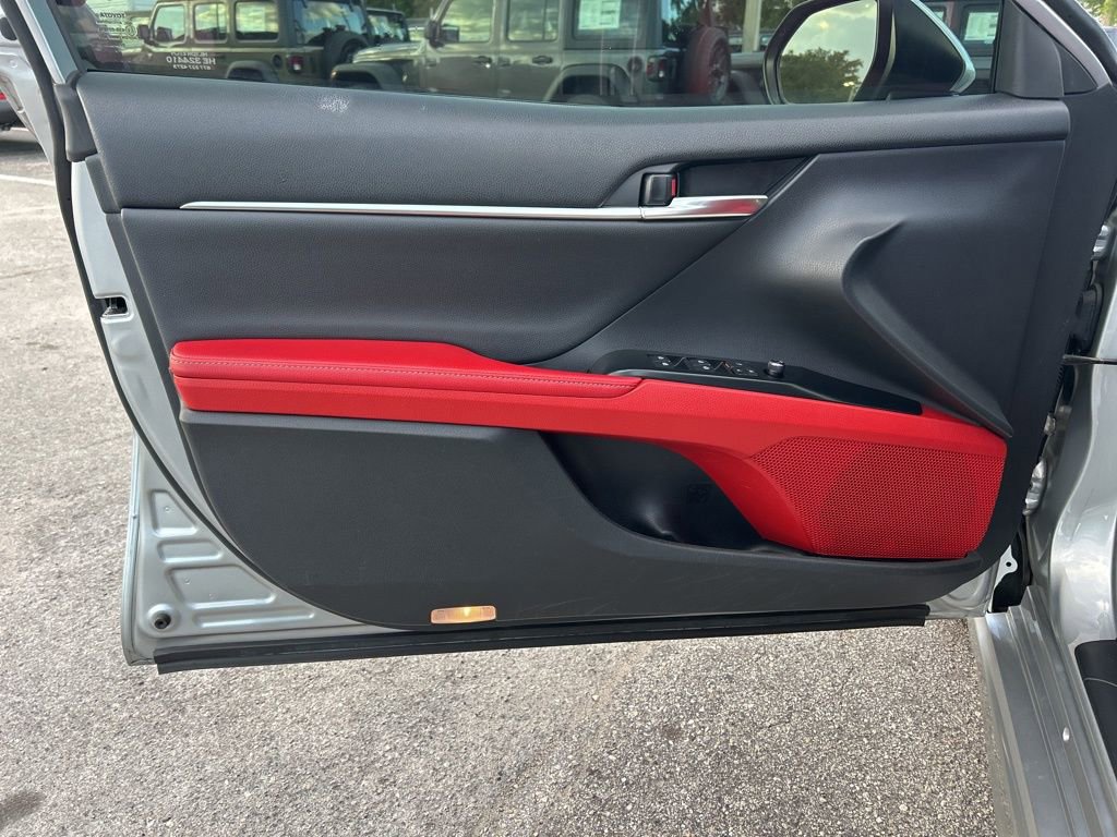 Used 2020 Toyota Camry XSE image 32