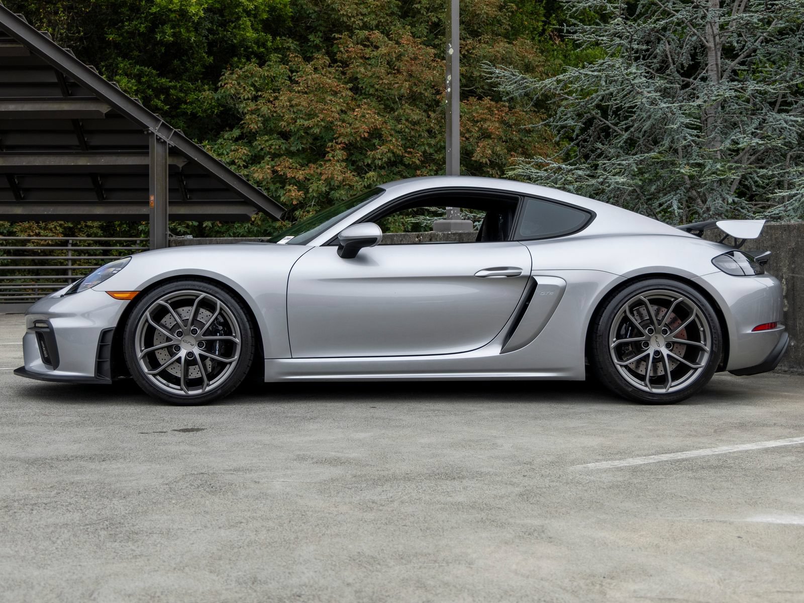Certified 2020 Porsche 718 Cayman GT4 RWD image 2