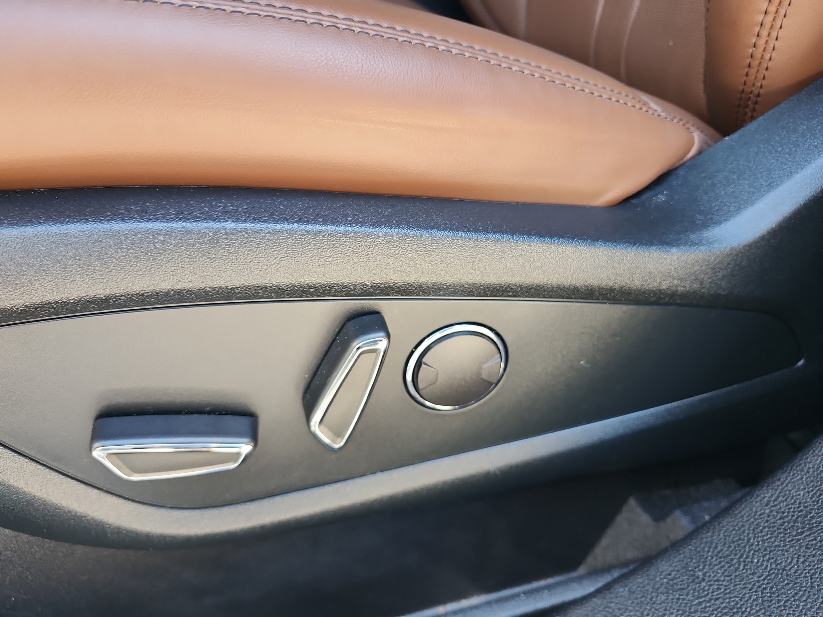 Used 2022 Lincoln Nautilus Reserve w/ Luxury Package FWD image 15