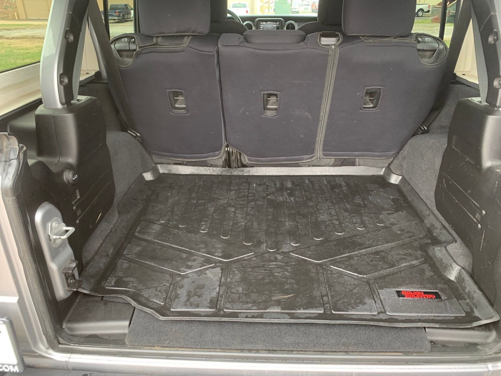 Used 2019 Jeep Wrangler Unlimited Sahara w/ Safety Group image 28