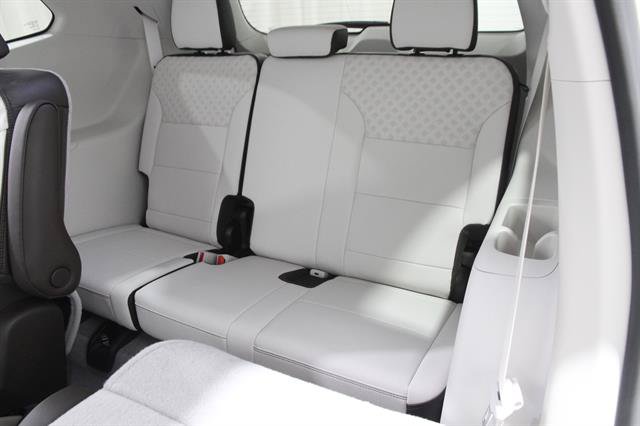 Used 2025 GMC Acadia Denali w/ LPO, Floor Liner Package FWD image 20