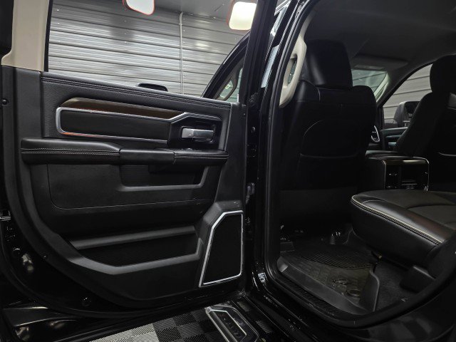 Used 2023 RAM 4500 Laramie AWD/4WD image 40