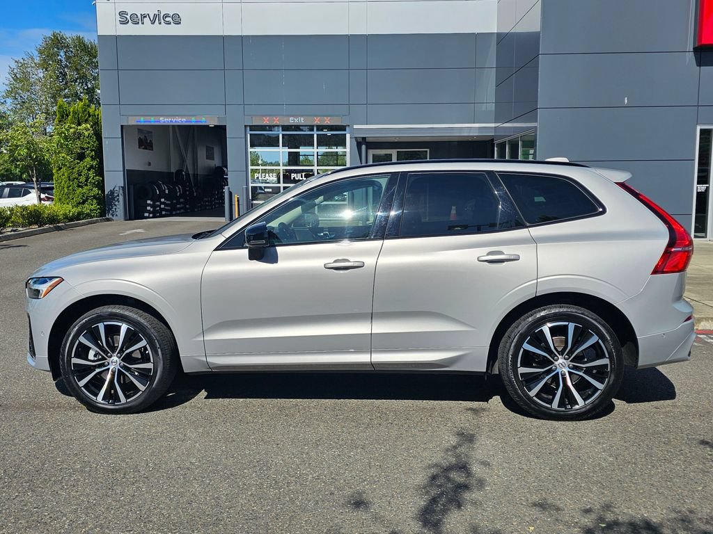 Used 2023 Volvo XC60 B5 Plus w/ Climate Package AWD/4WD image 8