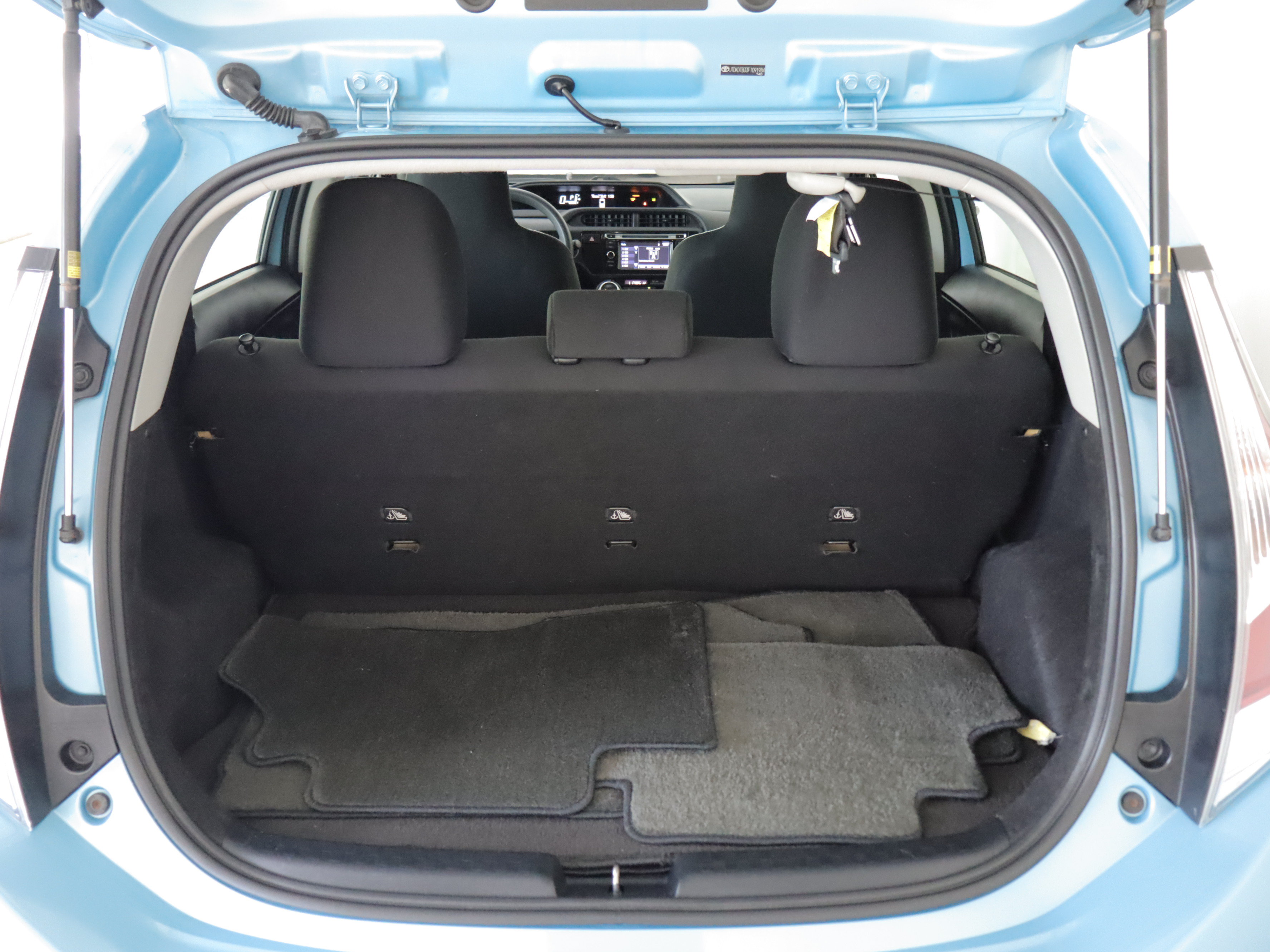 Used 2015 Toyota Prius C One FWD image 18