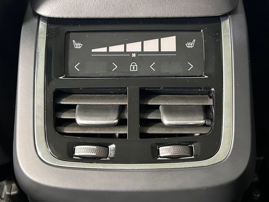 Used 2024 Volvo XC90 B6 Ultimate w/ Lounge Package AWD/4WD image 20