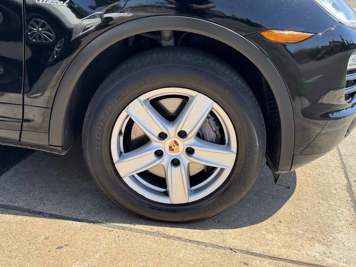 Used 2013 Porsche Cayenne Diesel AWD/4WD image 8