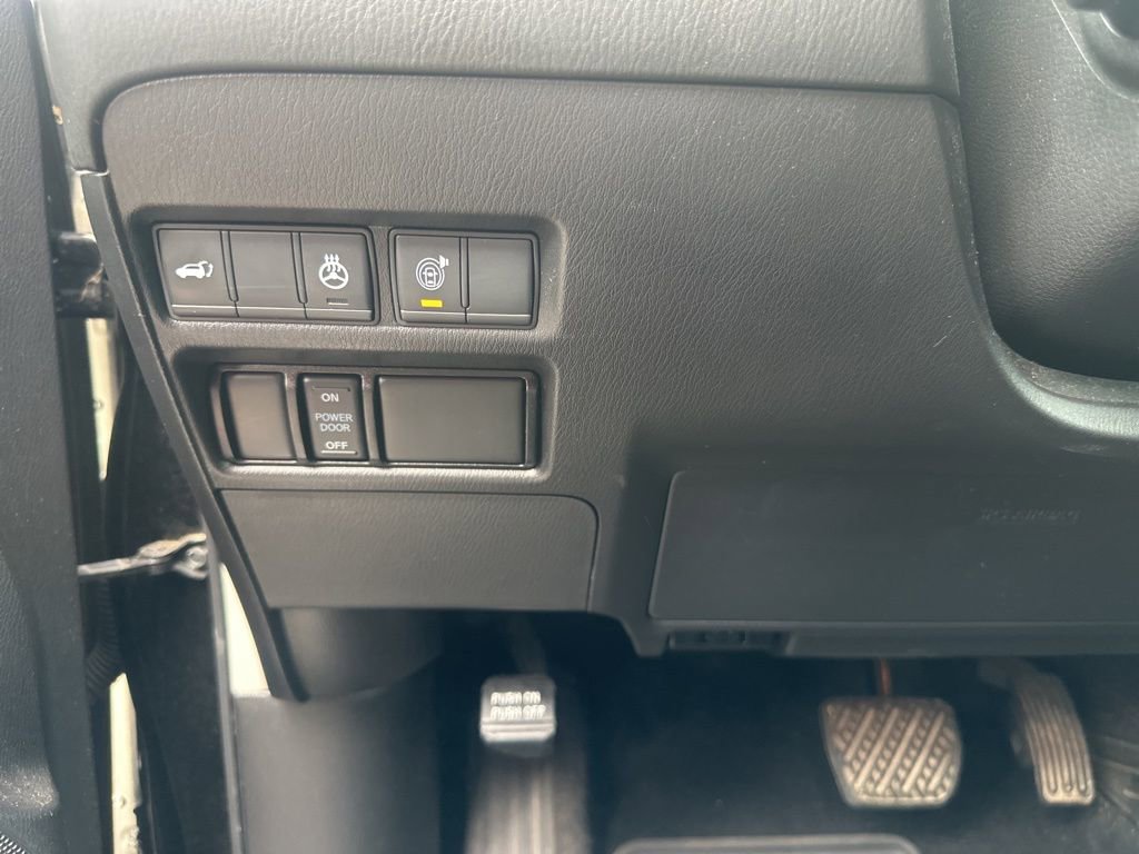 Used 2022 Nissan Armada Platinum w/ Captain's Chairs Package image 34