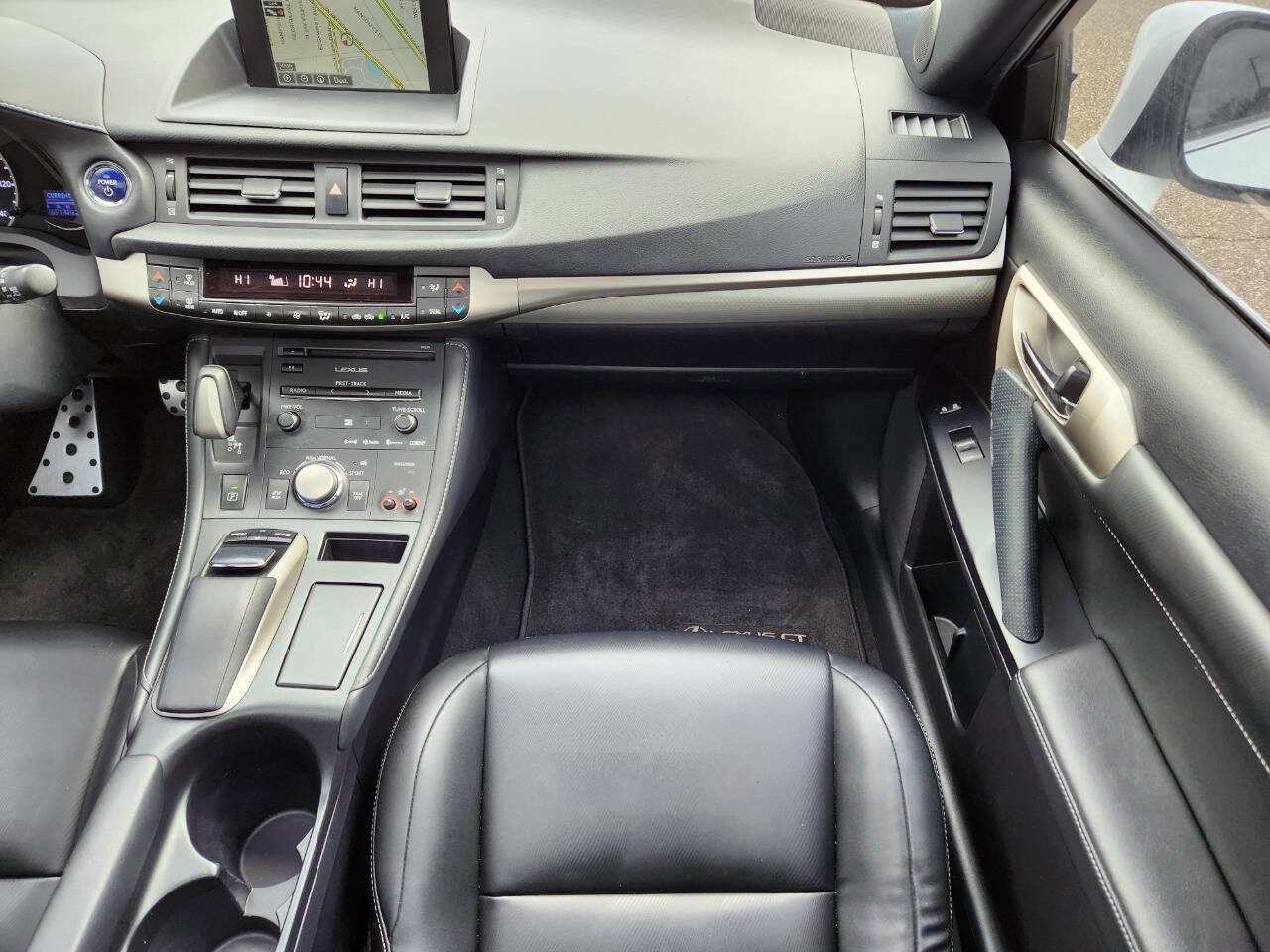 Used 2014 Lexus CT 200h image 16