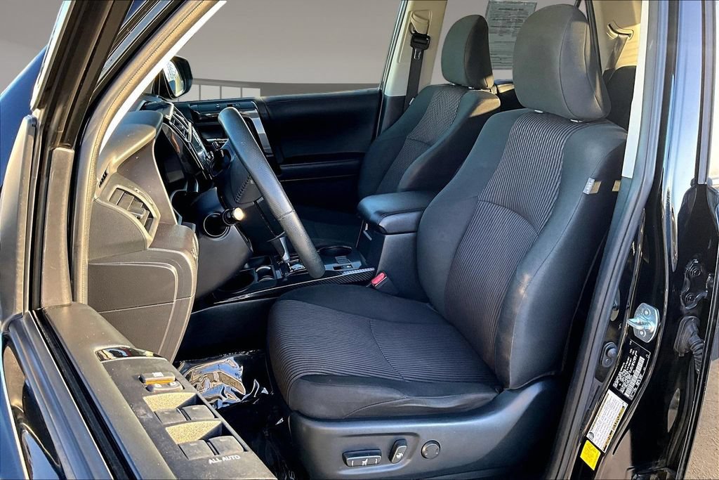 Used 2022 Toyota 4Runner TRD Off-Road AWD/4WD image 19
