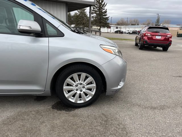 Used 2017 Toyota Sienna Limited FWD image 22