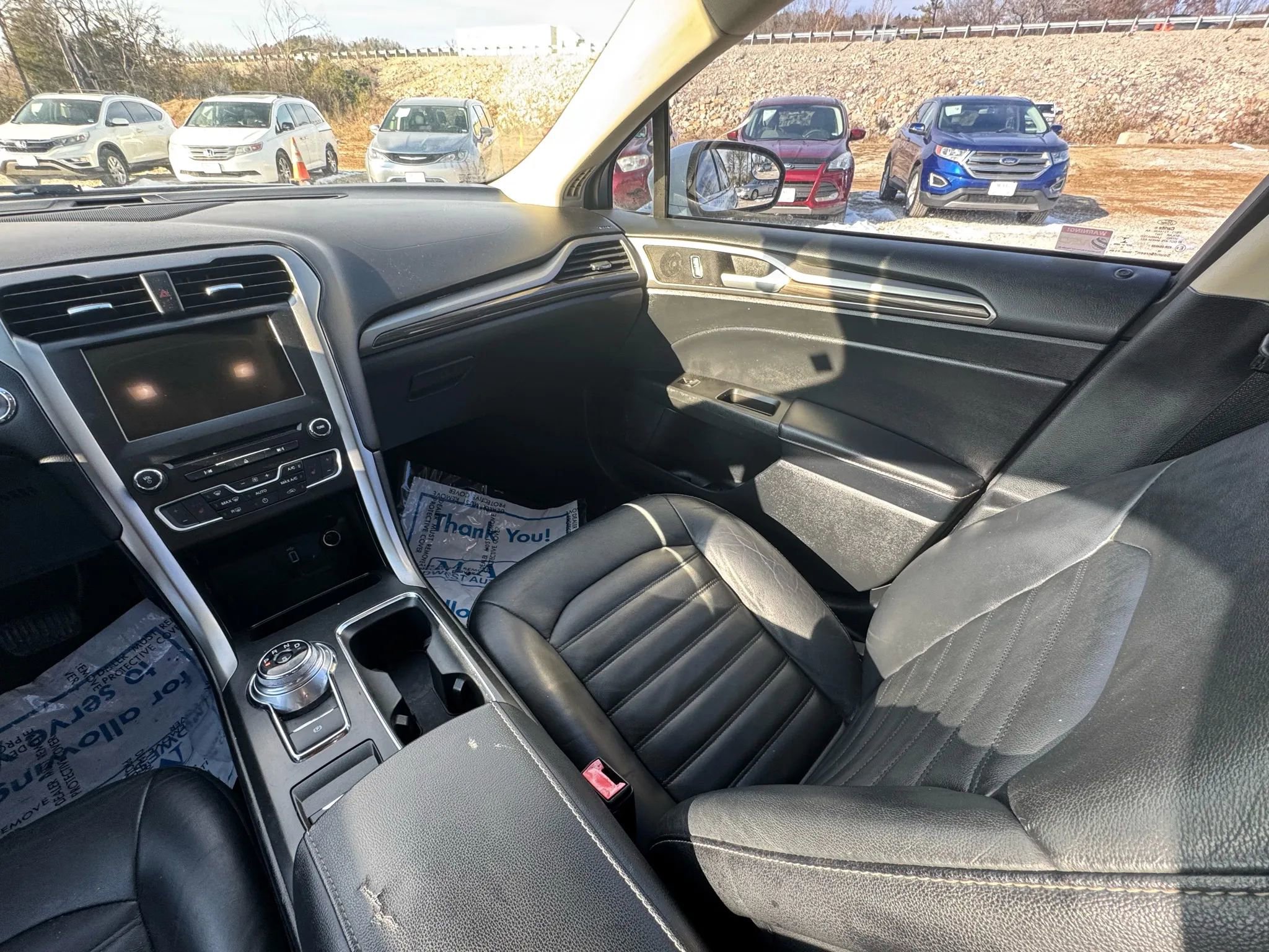 Used 2017 Ford Fusion SE w/ Fusion SE Technology Package image 25