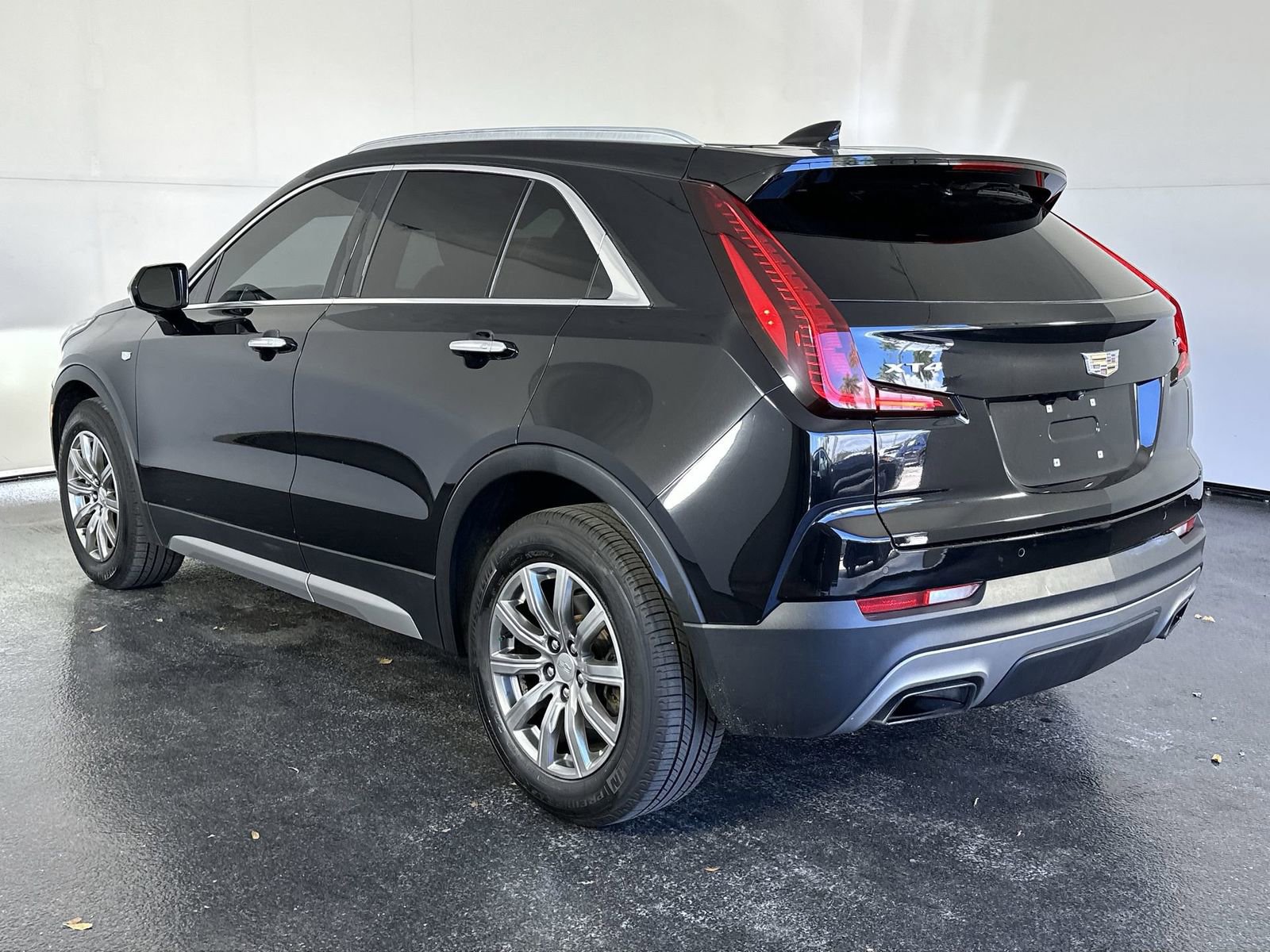 Used 2019 Cadillac XT4 Premium Luxury image 9
