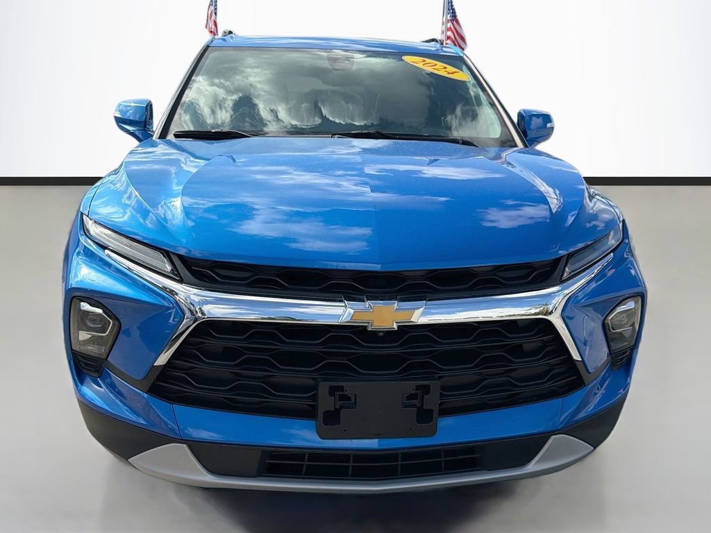 Used 2024 Chevrolet Blazer LT w/ Sound & Technology Package AWD/4WD image 2