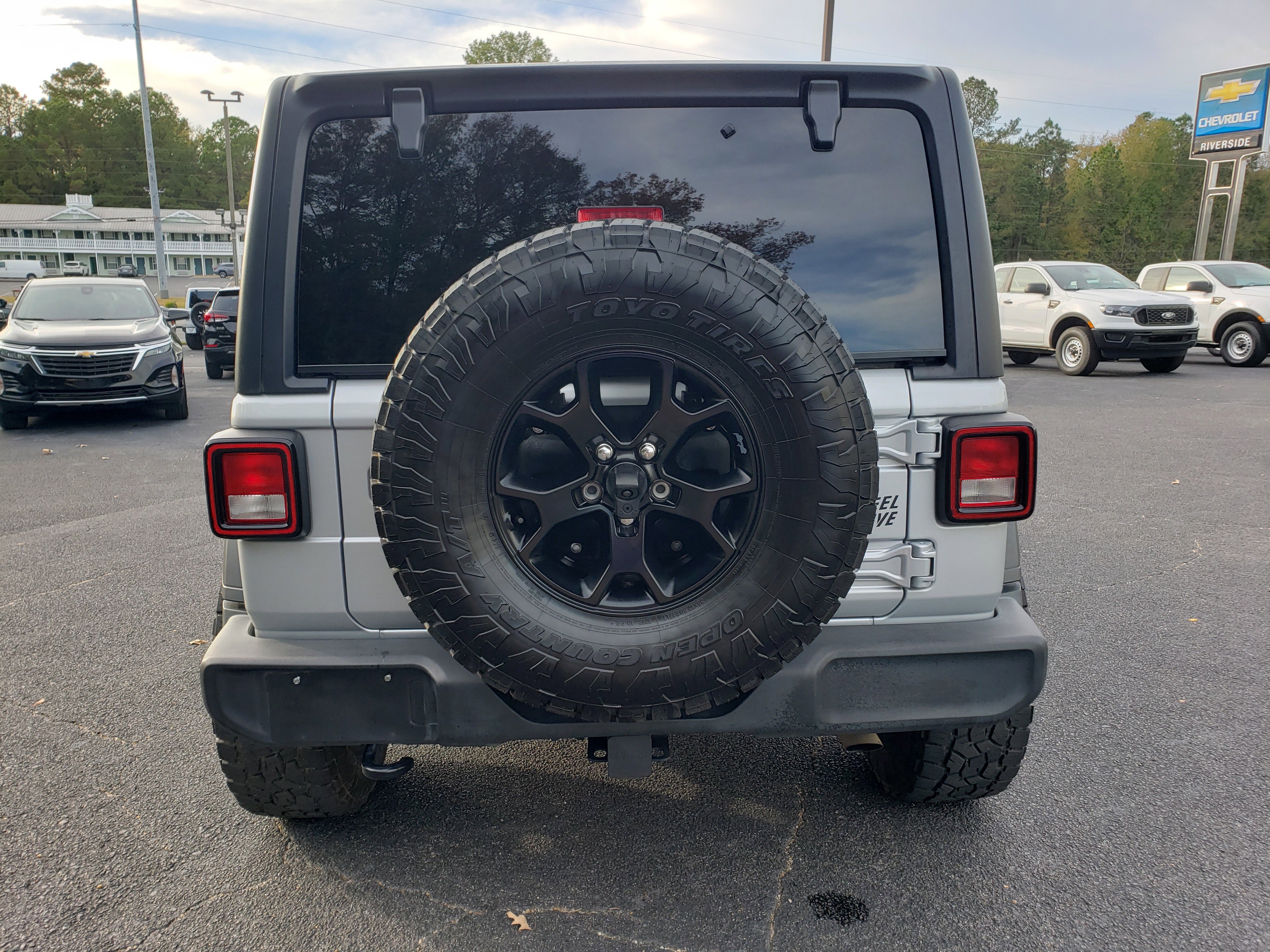 Used 2023 Jeep Wrangler Unlimited Sport image 7