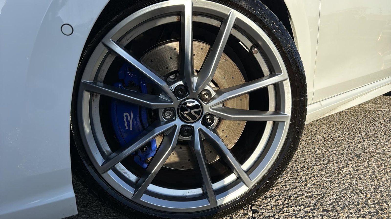 Used 2024 Volkswagen Golf R image 9