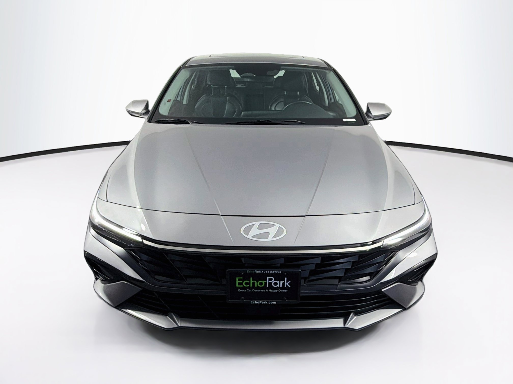 Used 2025 Hyundai Elantra Limited FWD image 2