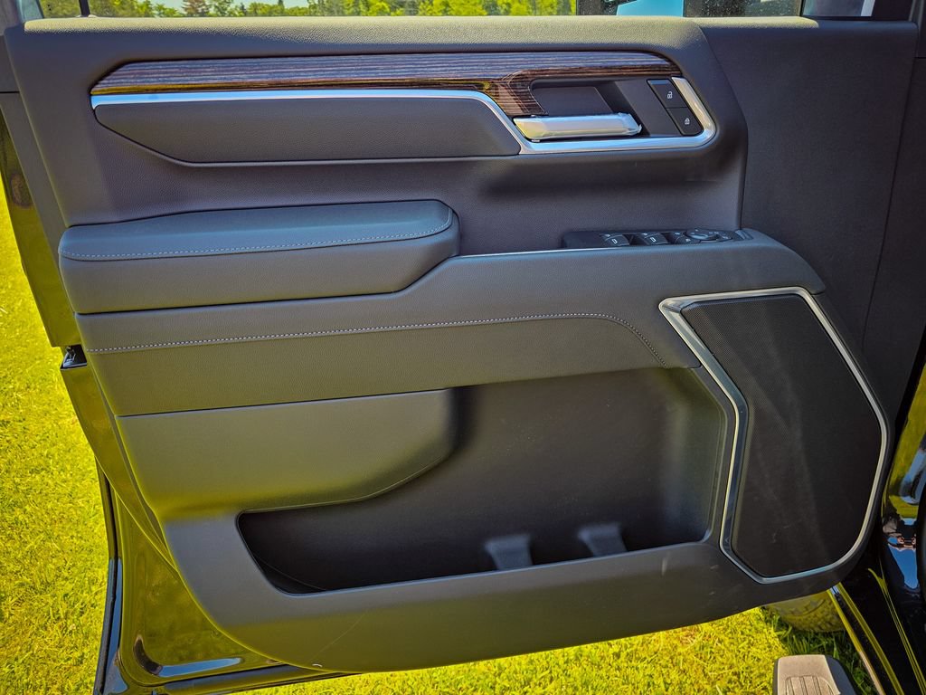 New 2026 GMC Sierra 2500 SLE w/ SLE Value Package; AWD/4WD image 10