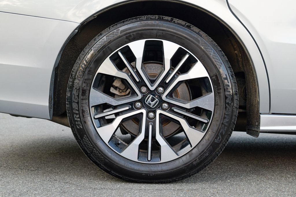 Used 2025 Honda Odyssey Elite image 11