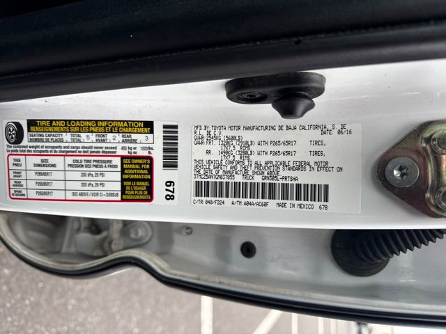 Used 2016 Toyota Tacoma TRD Sport w/ Towing Package image 21