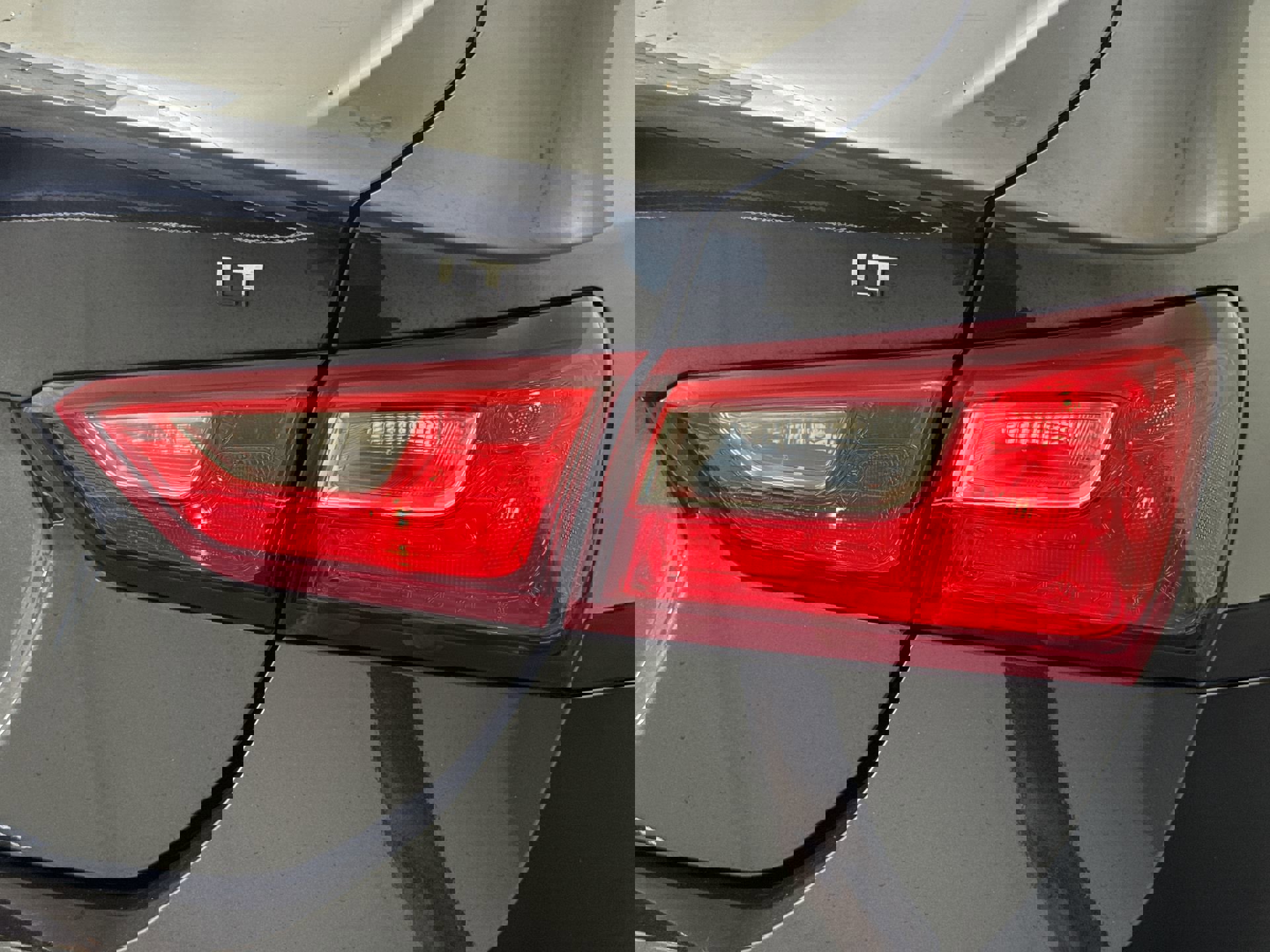 Used 2023 Chevrolet Malibu LT image 30
