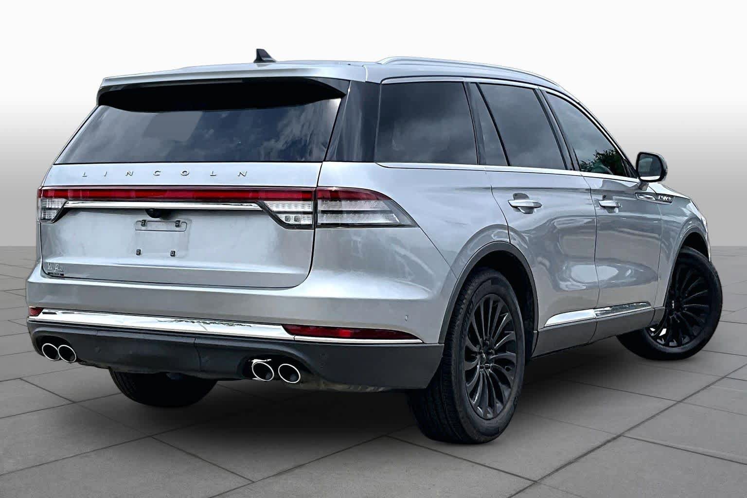 Used 2022 Lincoln Aviator Reserve w/ Equipment Group 201A RWD image 12