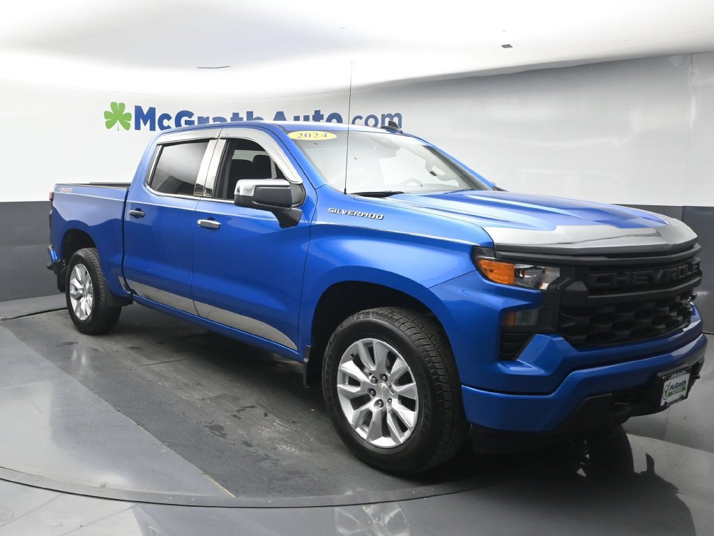 Used 2024 Chevrolet Silverado 1500 Custom AWD/4WD image 2