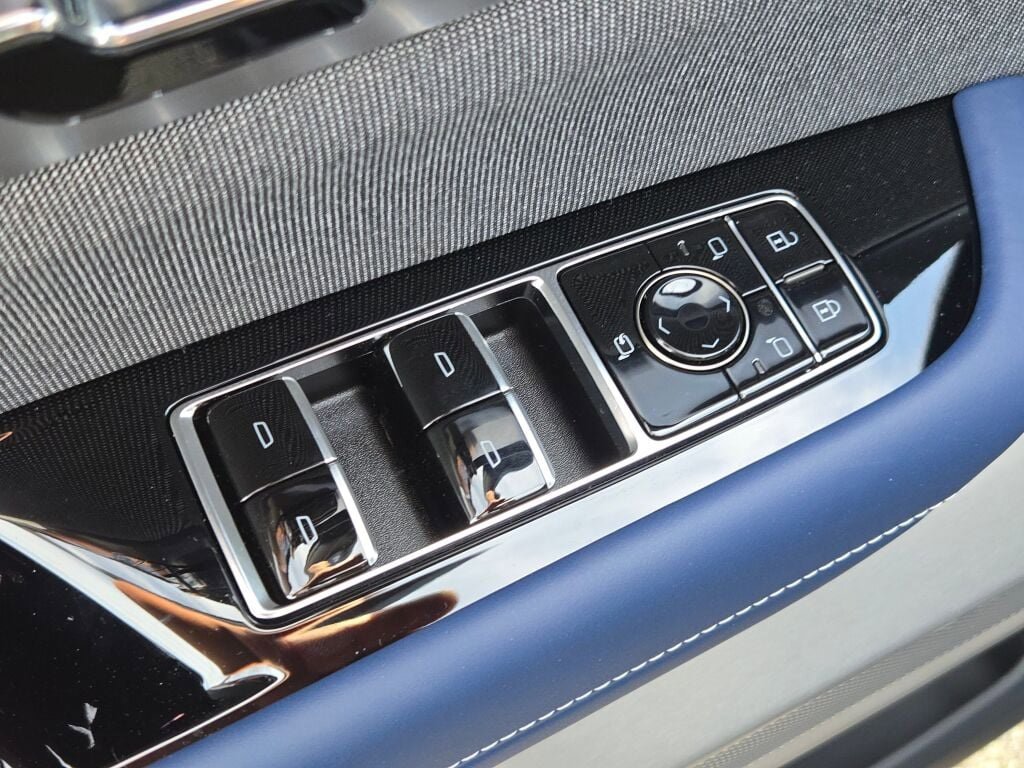 New 2026 Cadillac Vistiq Premium Luxury w/ LPO, Floor Liner Package image 22