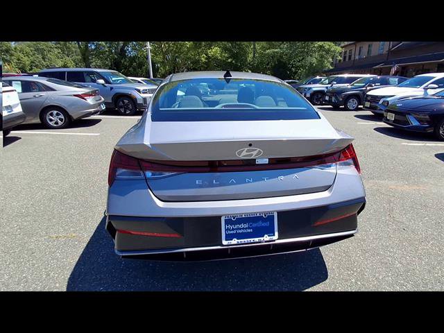 Certified 2025 Hyundai Elantra SEL FWD image 7