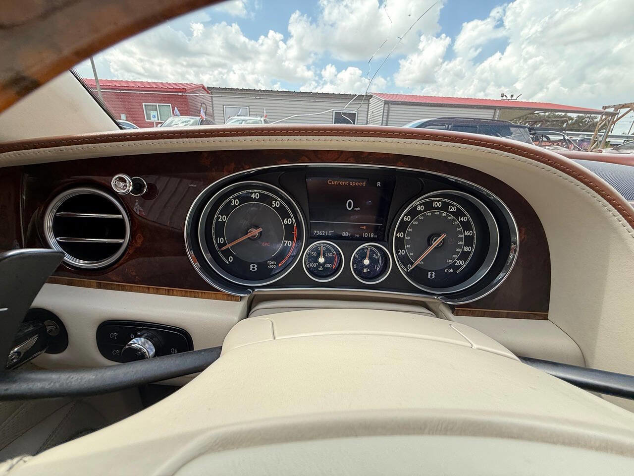 Used 2015 Bentley Flying Spur W12 image 37