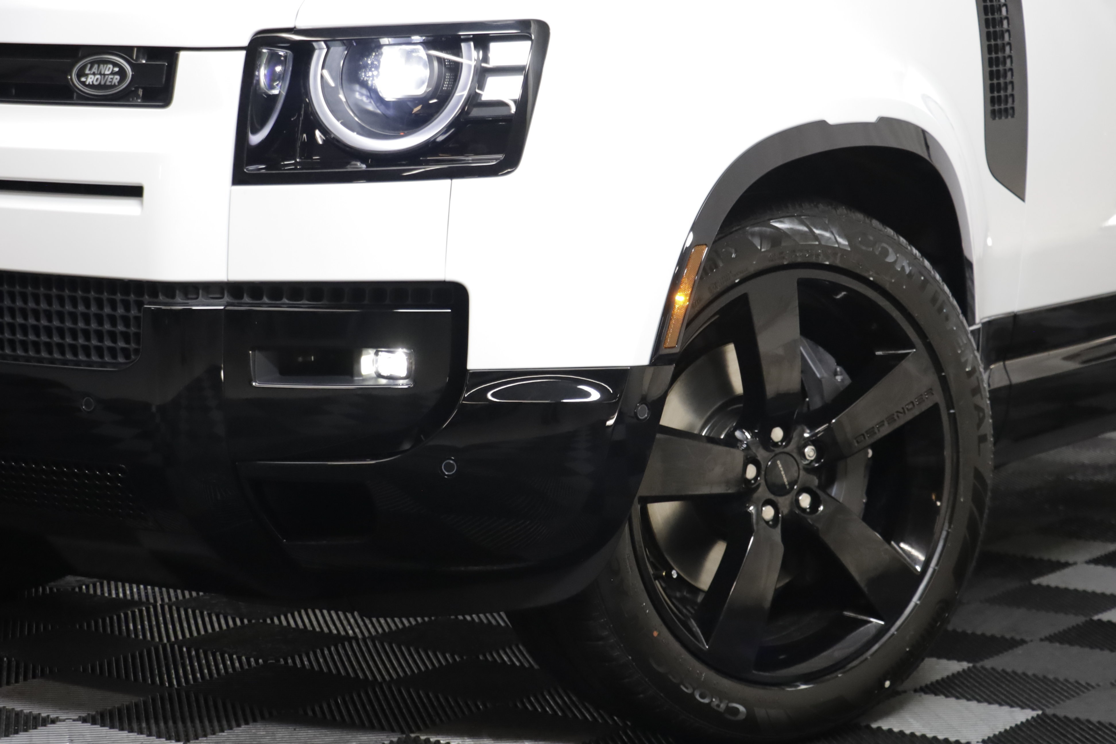 New 2026 Land Rover Defender 110 X-Dynamic SE AWD/4WD image 4