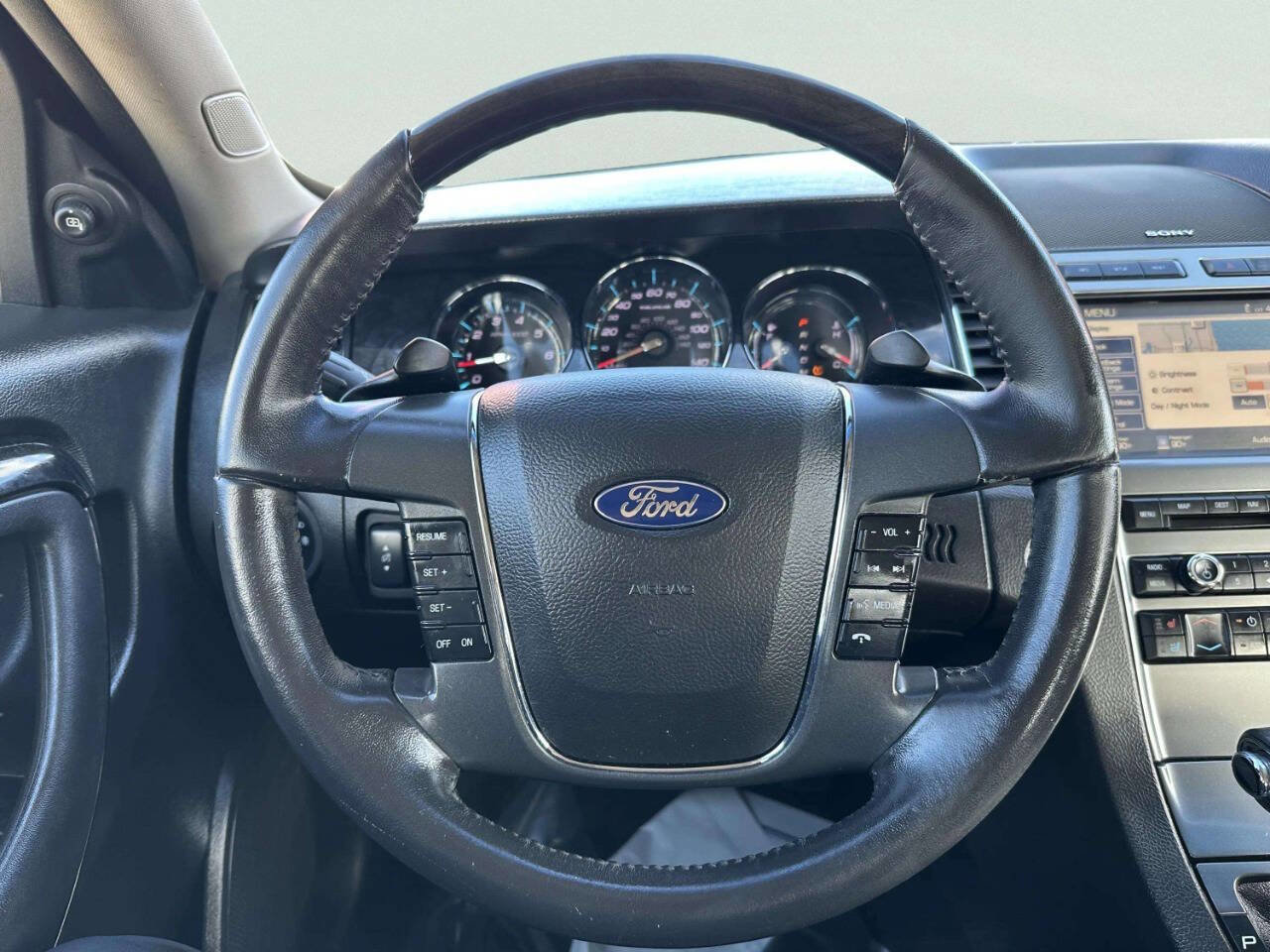Used 2012 Ford Taurus Limited image 25