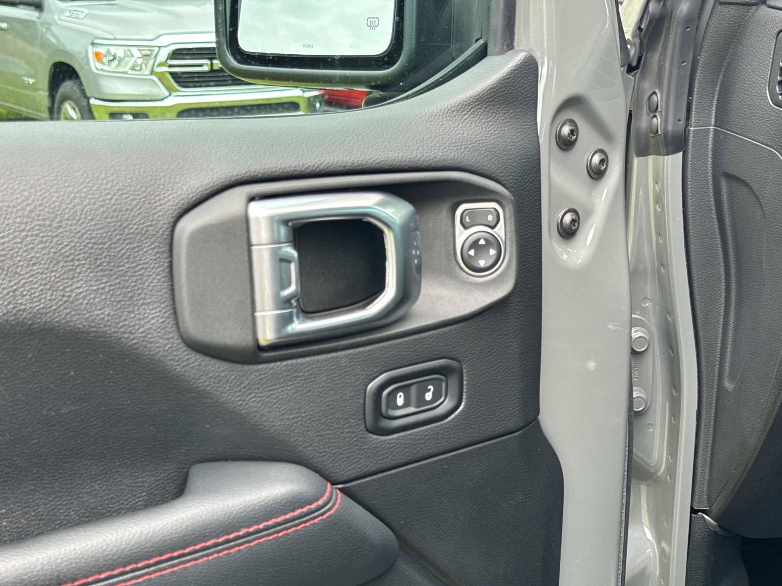 Used 2022 Jeep Wrangler Rubicon w/ LED Lighting Group AWD/4WD image 12