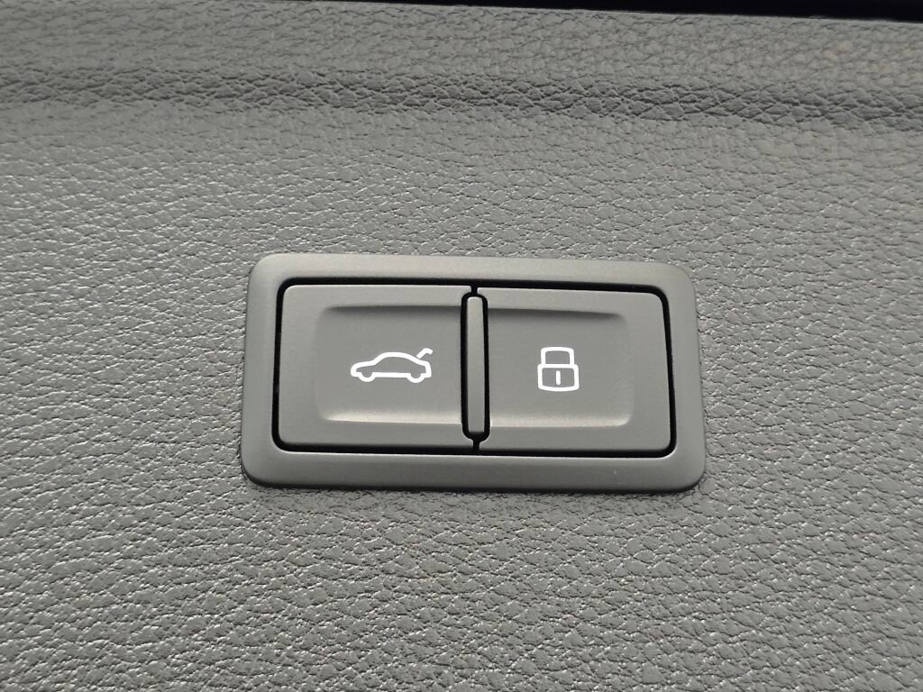 Certified 2025 Audi Q5 2.0T Premium Plus w/ Premium Plus Package image 24